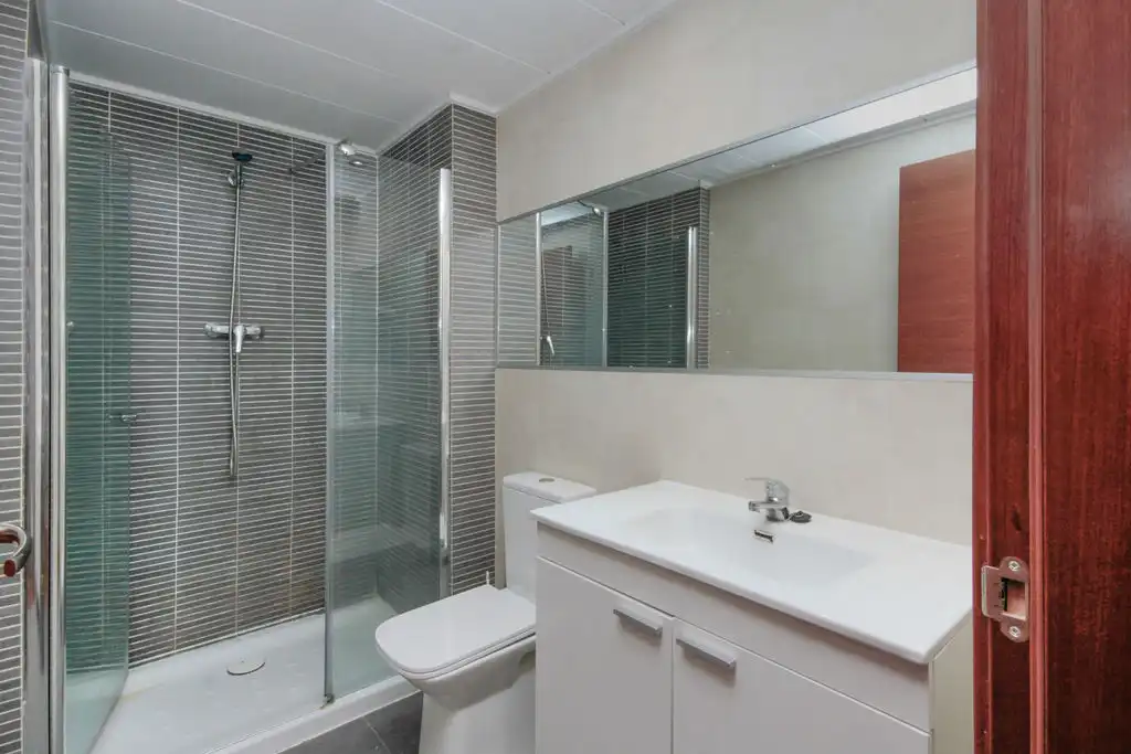 Baño de Dúplex en venta en Viladecans con Aire acondicionado