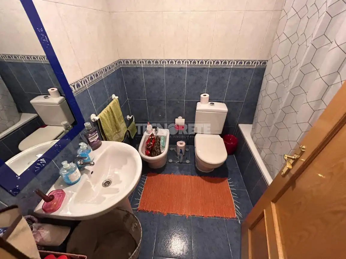 Baño de Piso en venta en Guadalajara con Calefacción y Amueblado