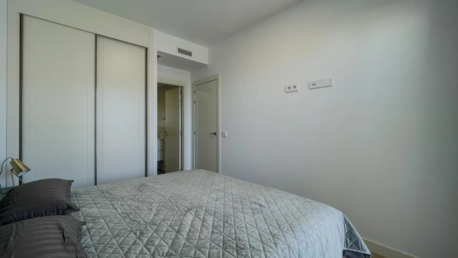 Habitación de Dúplex en venta en Finestrat con Aire acondicionado, Terraza y Amueblado