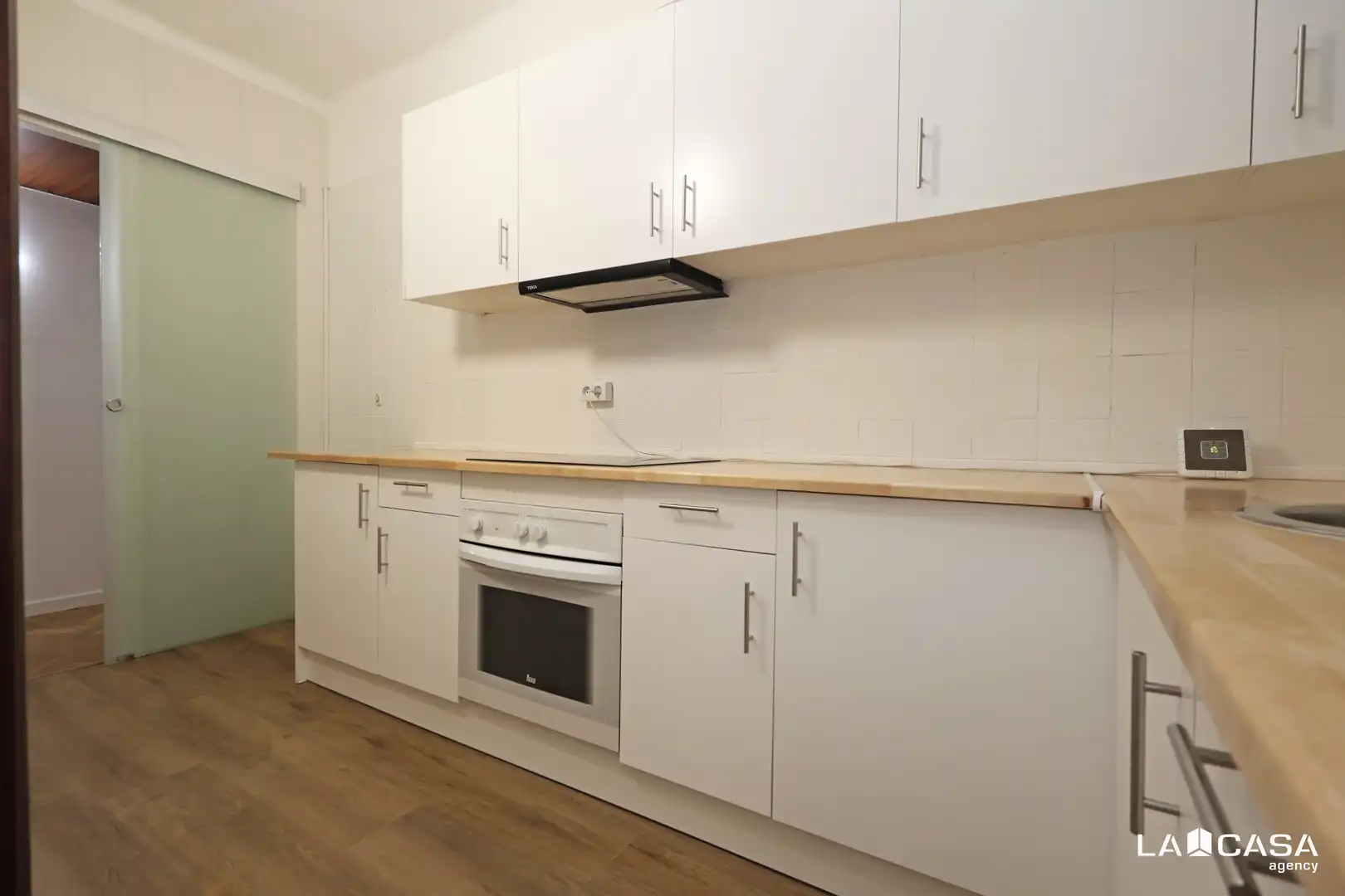 Cocina de Piso en venta en Barcelona con Balcón