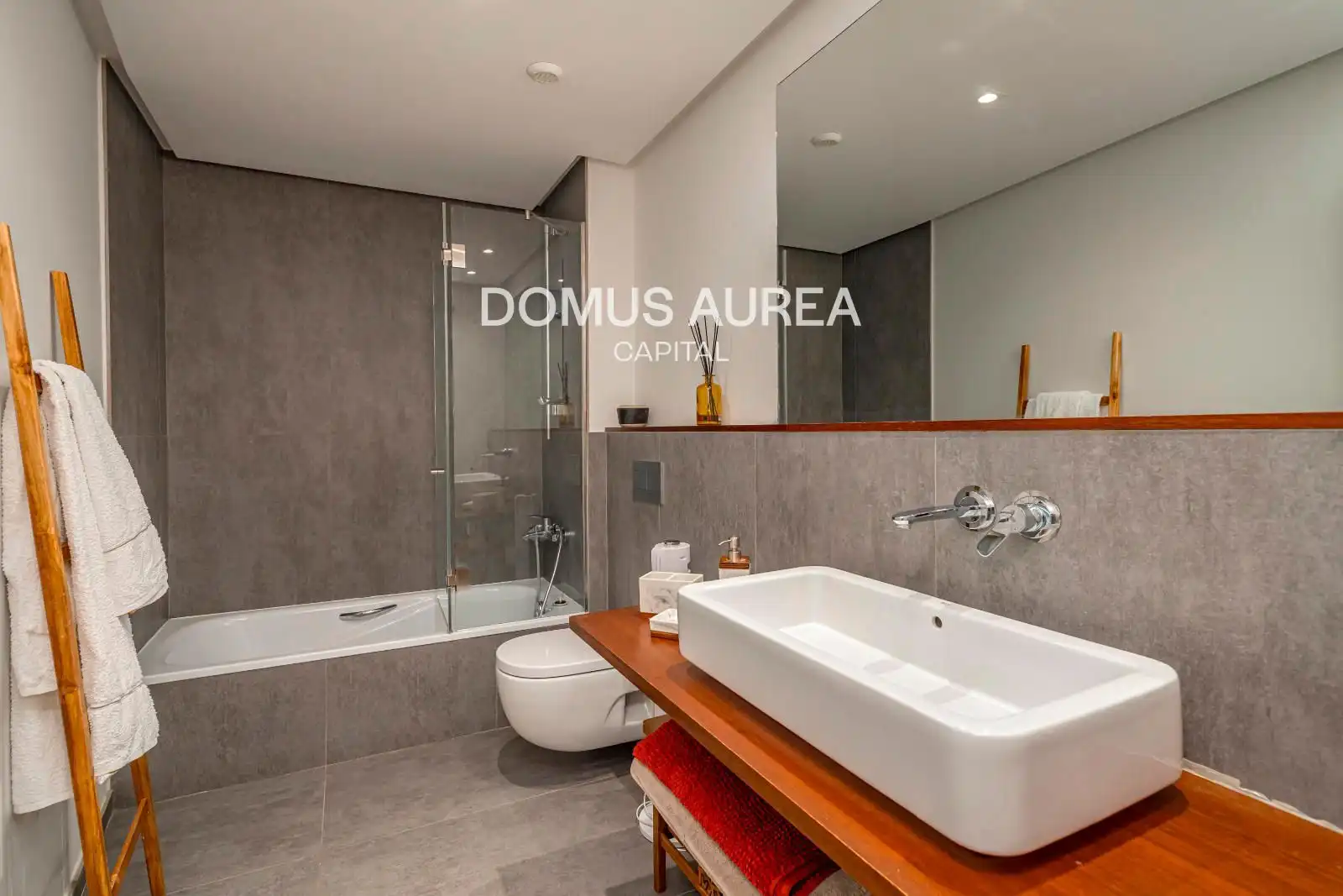 Badezimmer von Wohnung zum Verkauf in Madrid mit Klimaanlage, Heizung und Terrasse