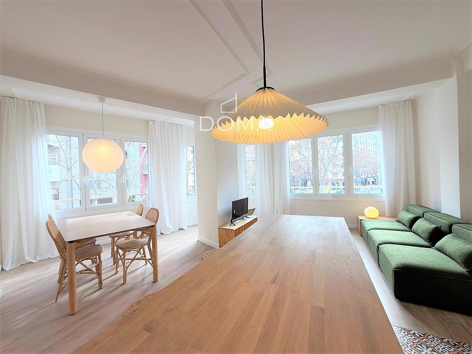 Living room of Flat to rent in  Barcelona Capital  with Heating, Parquet flooring and Oven