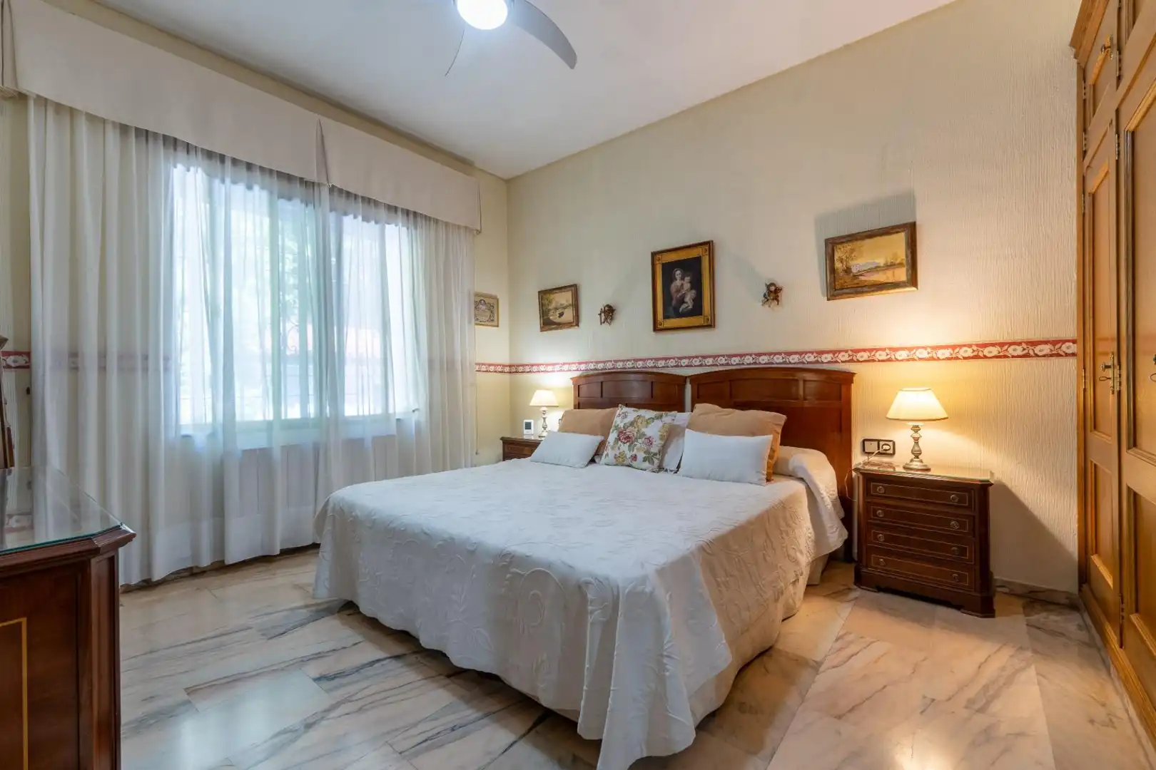 Dormitori de Casa o xalet en venda en Córdoba amb Aire condicionat, Calefacció i Jardí privat