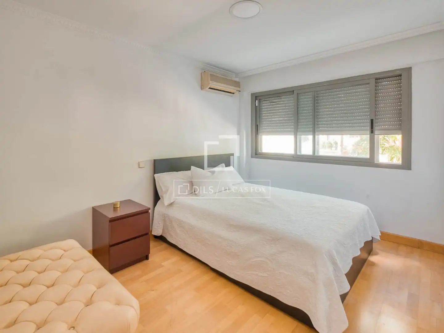 Dormitori de Casa o xalet en venda en Madrid amb Aire condicionat, Calefacció i Jardí privat