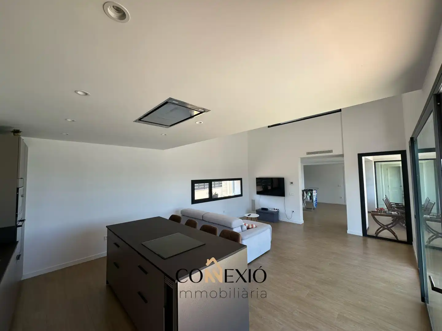 Sala de estar de Casa o chalet en venta en Medinyà con Aire acondicionado, Calefacción y Jardín privado