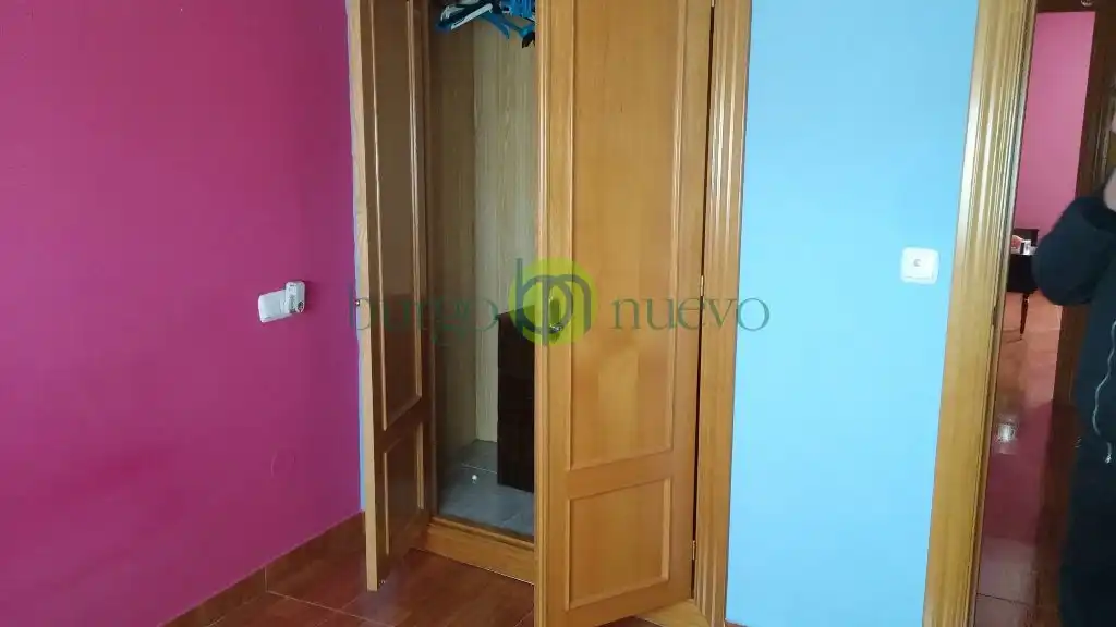 Habitación de Casa o chalet en venta en León Capital  con Calefacción