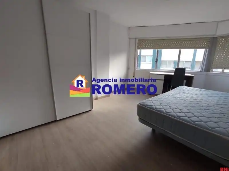 Schlafzimmer von Wohnung zum Verkauf in Santiago de Compostela 