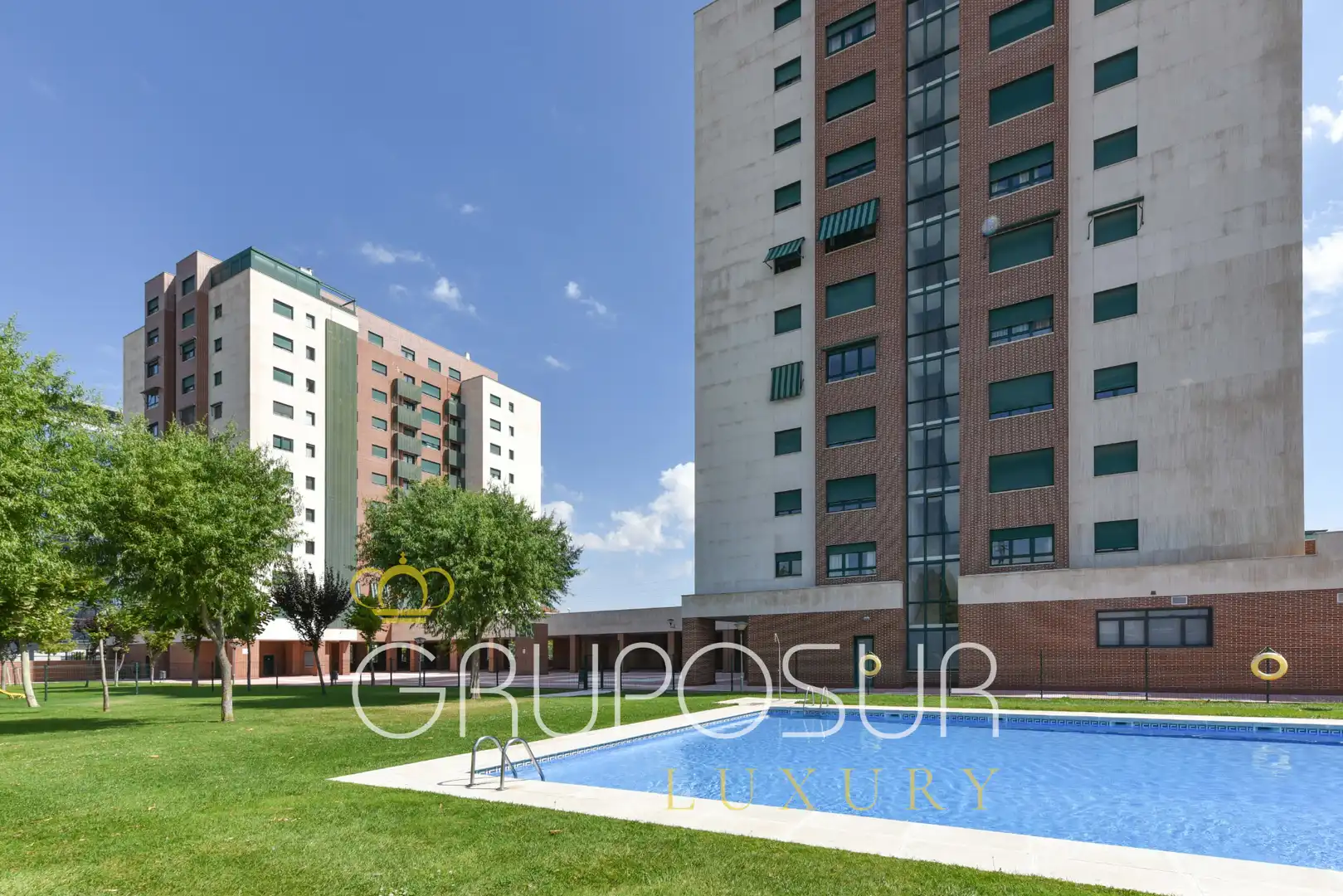Piscina de Àtic en venda en Valladolid amb Calefacció, Parquet i Terrassa