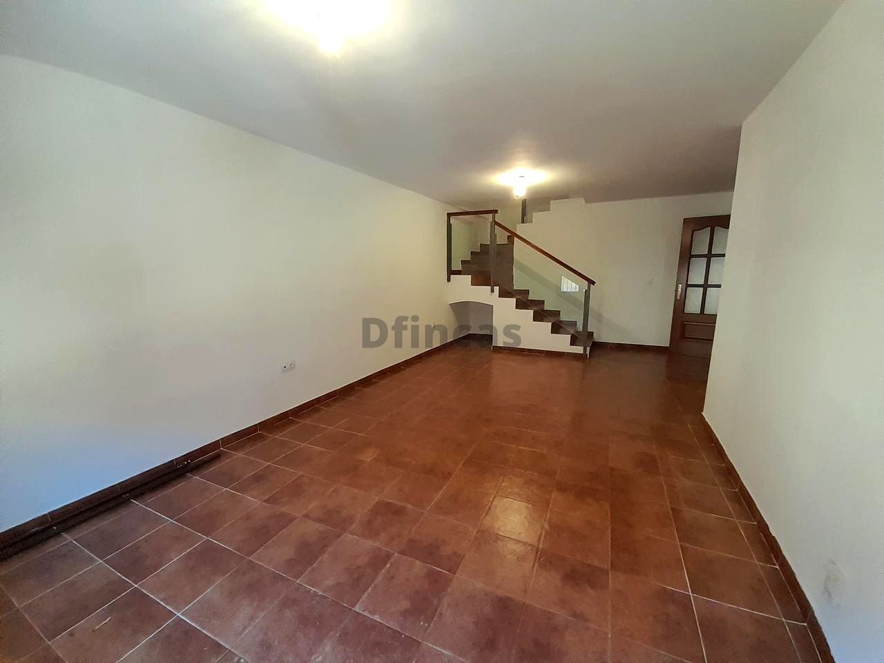 Sala d'estar de Dúplex en venda en Mora de Rubielos amb Calefacció i Traster