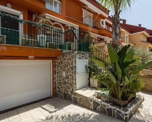 Exterior view of Single-family semi-detached for sale in  Valencia Capital  with Air Conditioner, Heating and Terrace
