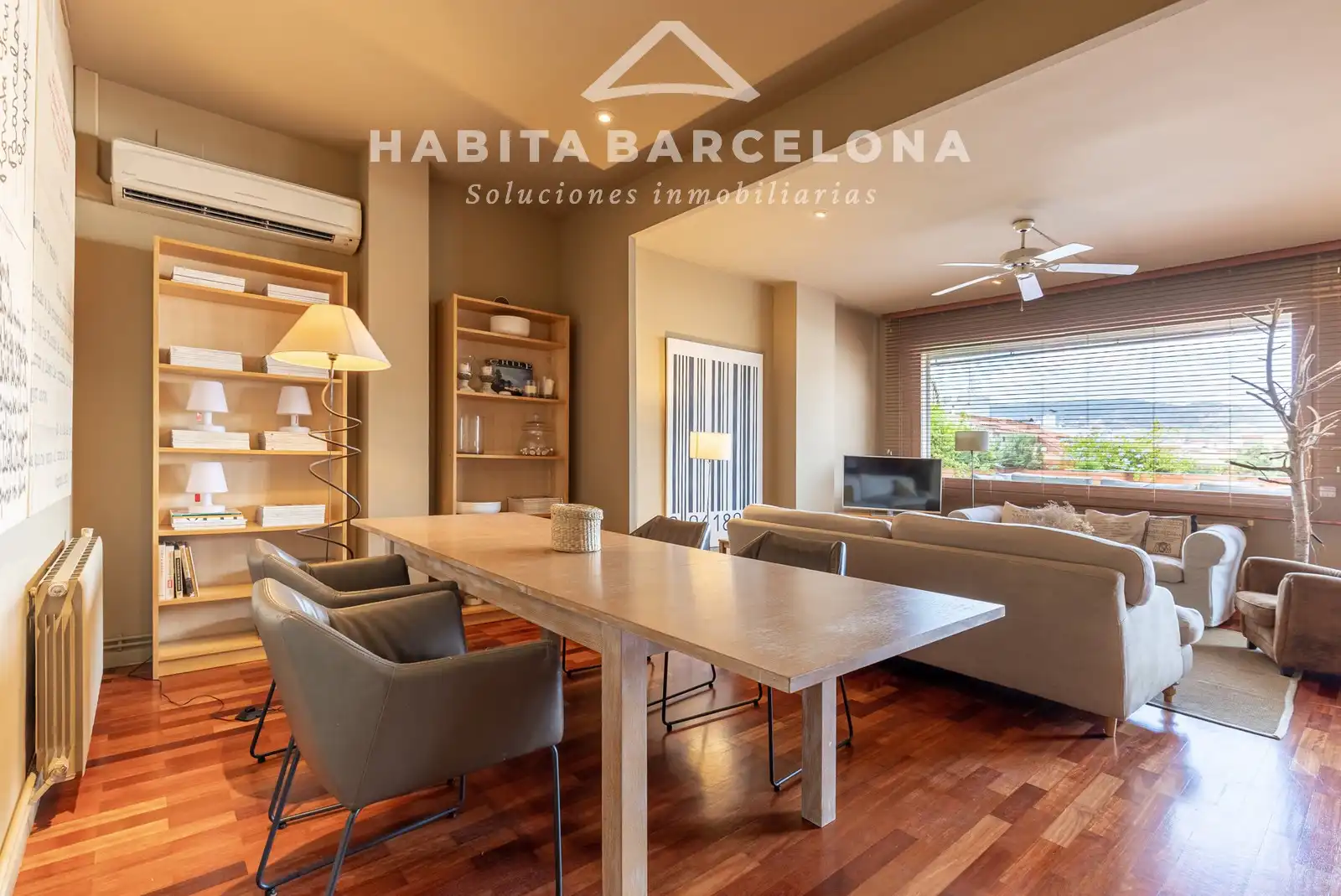 Sala de estar de Piso de alquiler en Barcelona con Aire acondicionado, Calefacción y Parquet