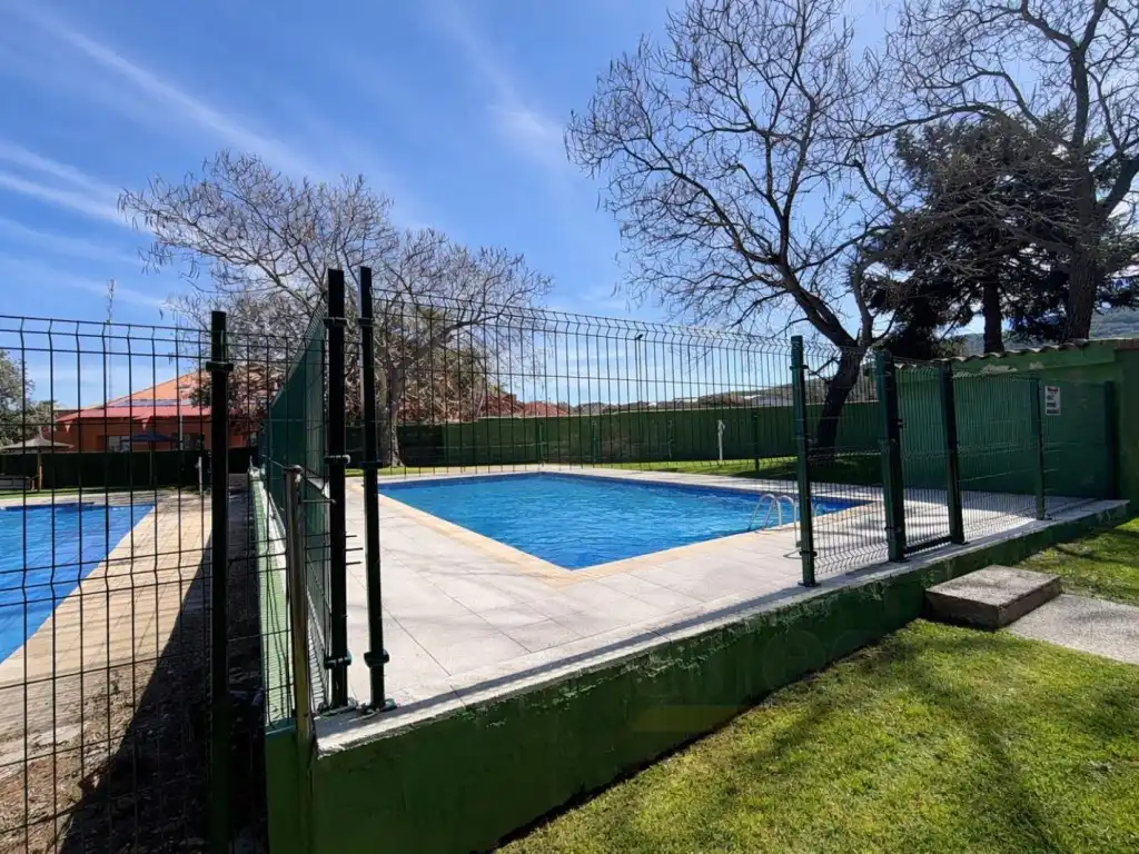 Piscina de Casa adosada en venta en Moralzarzal