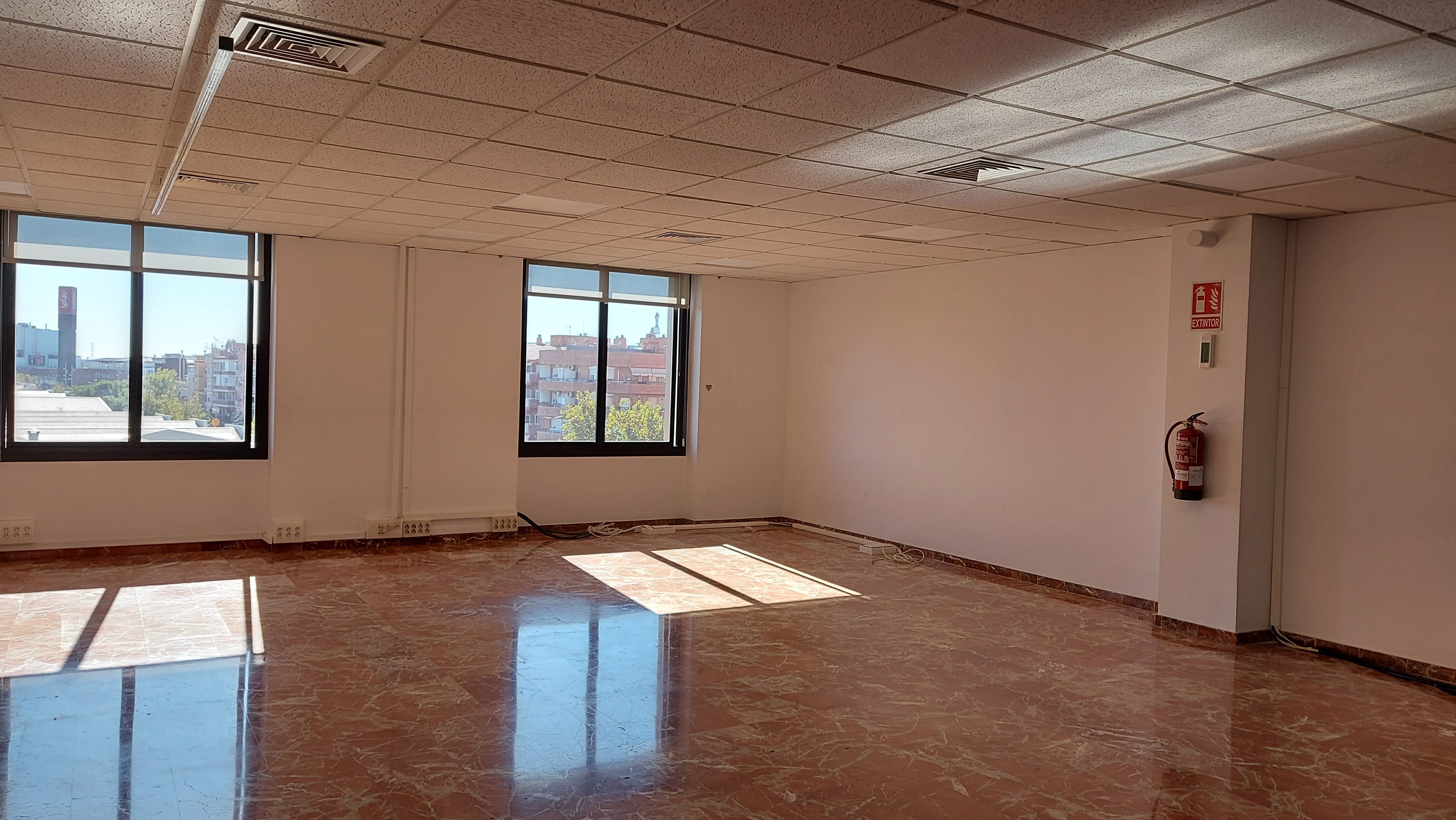 Office to rent in Cornellà de Llobregat  with Air Conditioner and Heating