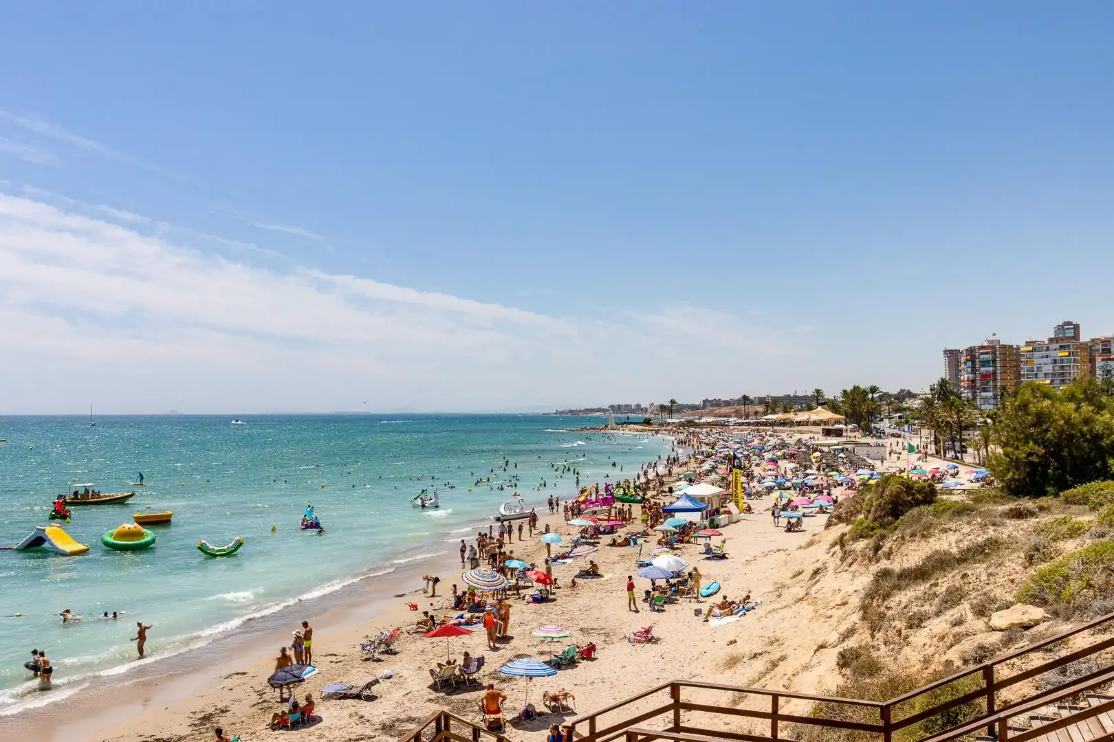 Vista exterior de Piso en venta en Orihuela con Aire acondicionado, Amueblado y Piscina comunitaria