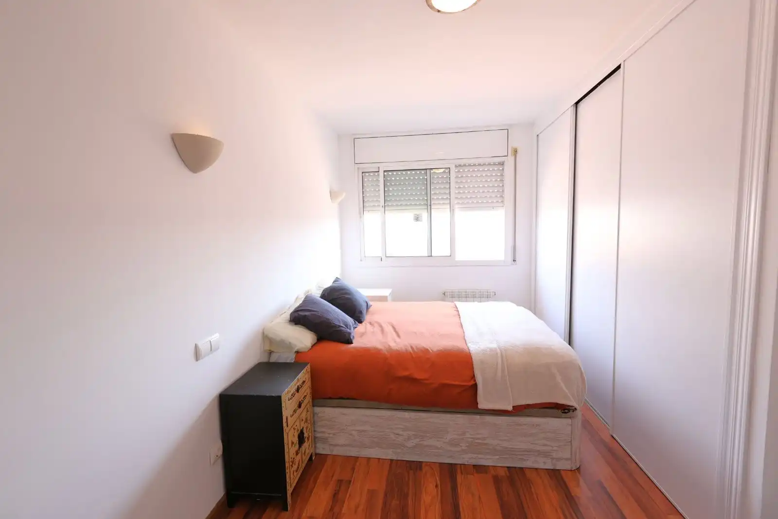 Schlafzimmer von Dachboden zum Verkauf in El Vendrell mit Klimaanlage, Heizung und Terrasse