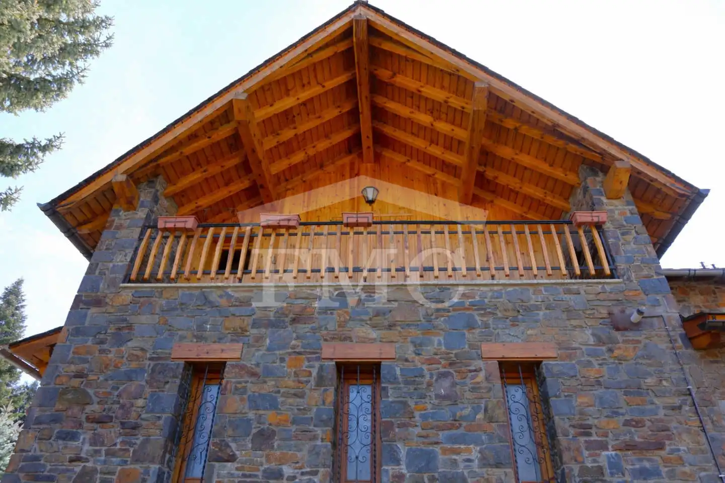 Vista exterior de Casa o xalet en venda en Llívia amb Calefacció, Jardí privat i Parquet