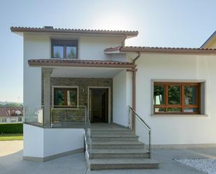 Vista exterior de Casa o xalet de lloguer en Oroso amb Terrassa, Traster i Balcó