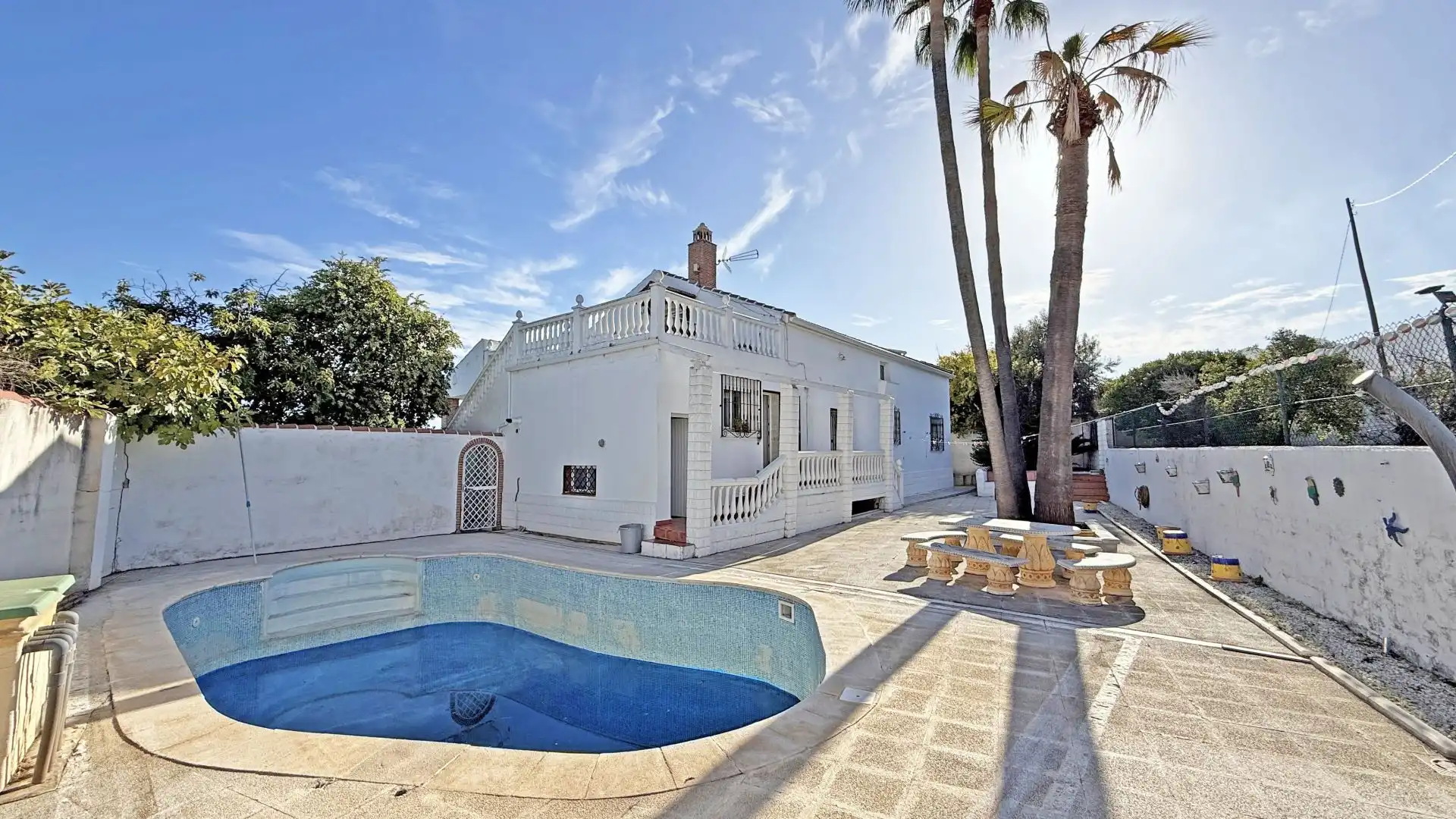 Vista exterior de Finca rústica en venta en Alhaurín de la Torre con Aire acondicionado, Trastero y Piscina