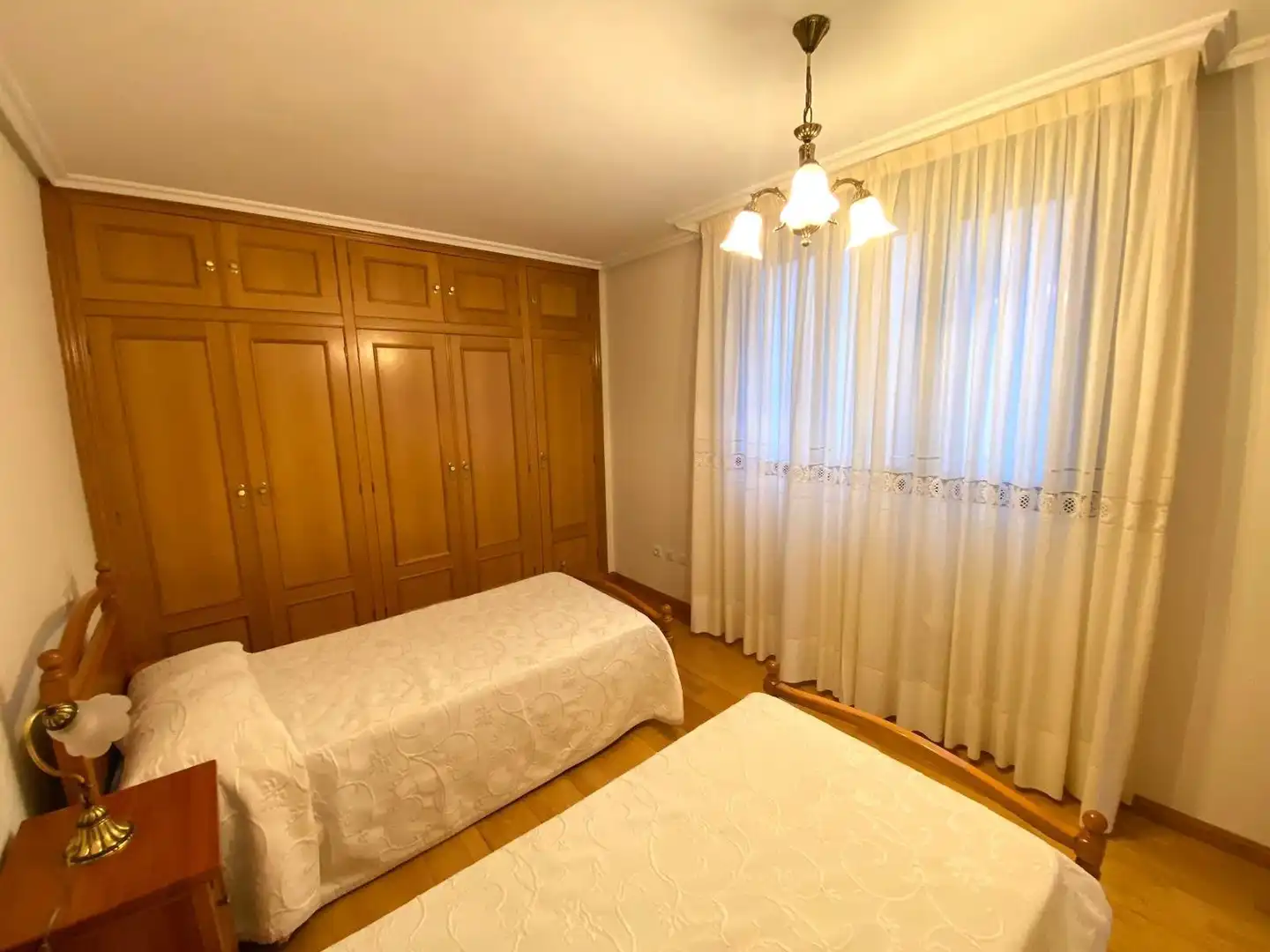 Apartament de lloguer a Calle Lancia, San Claudio - La Chantría