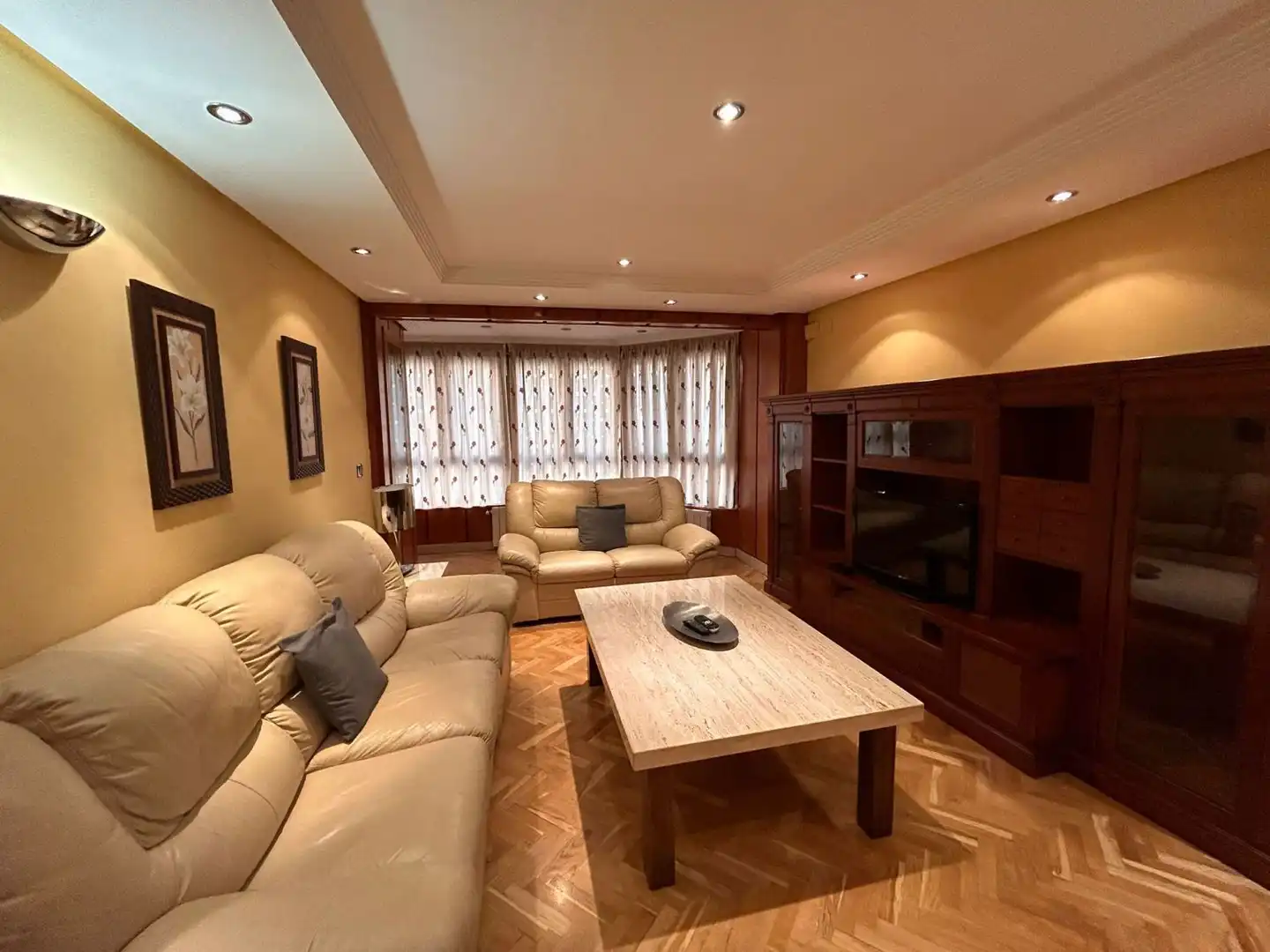 Wohnzimmer von Wohnung zum Verkauf in Albacete mit Klimaanlage, Heizung und Parkett