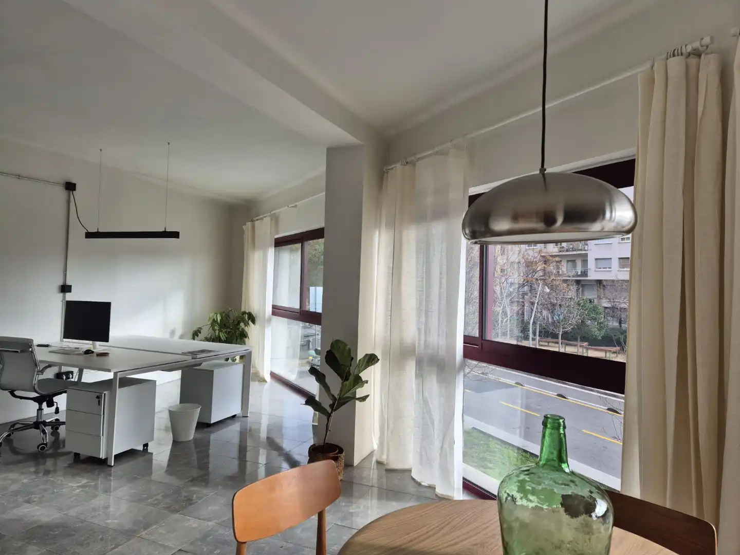 Esszimmer von Büro zur Miete in Barcelona mit Klimaanlage, Terrasse und Möbliert
