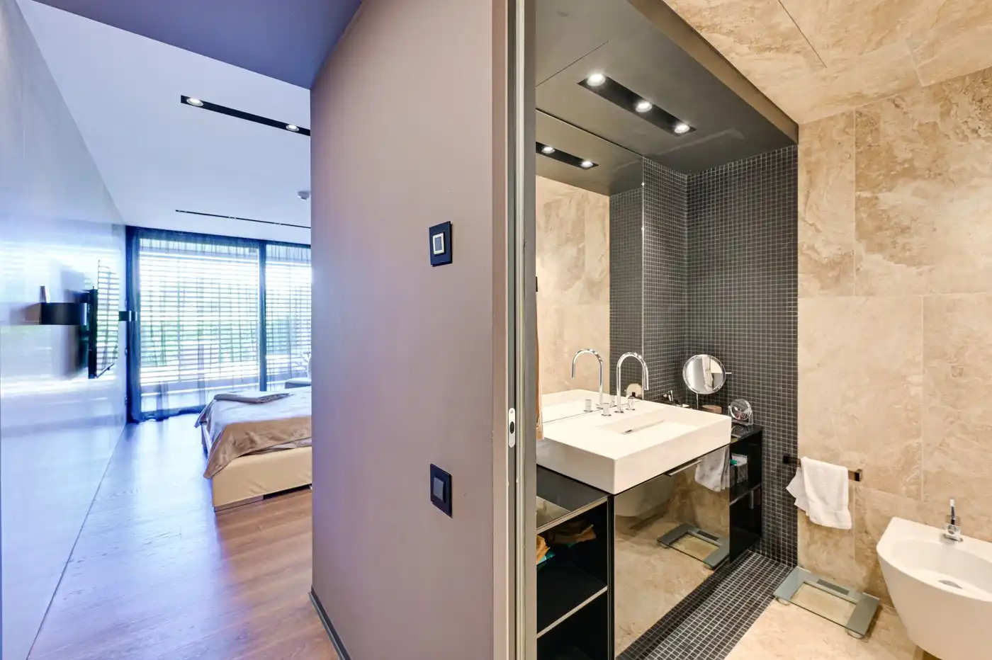 Badezimmer von Haus oder Chalet zum Verkauf in Lloret de Mar mit Klimaanlage, Heizung und Privatgarten
