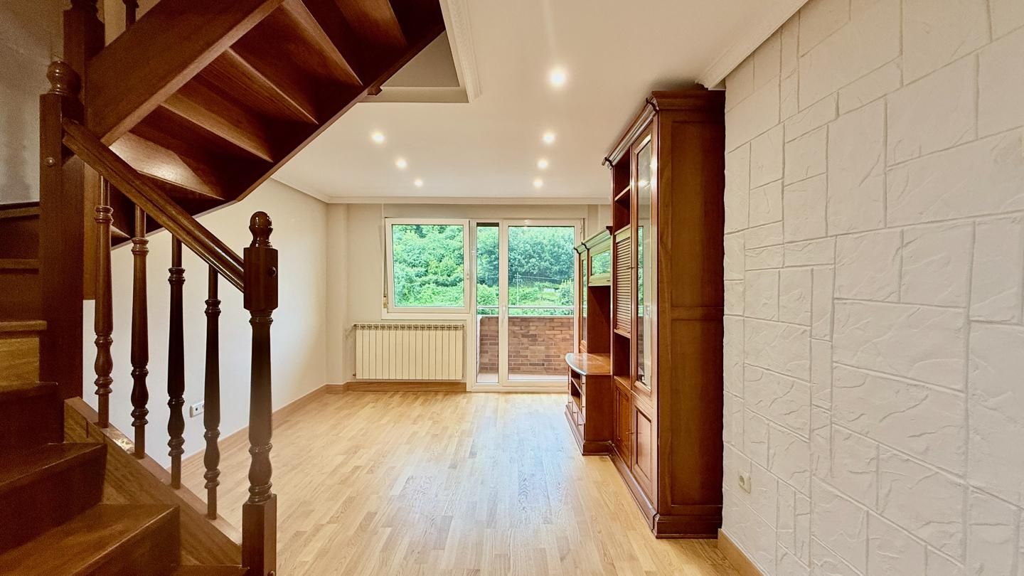 Flat for sale in Gipuzkoa Hiribidea, Ermua