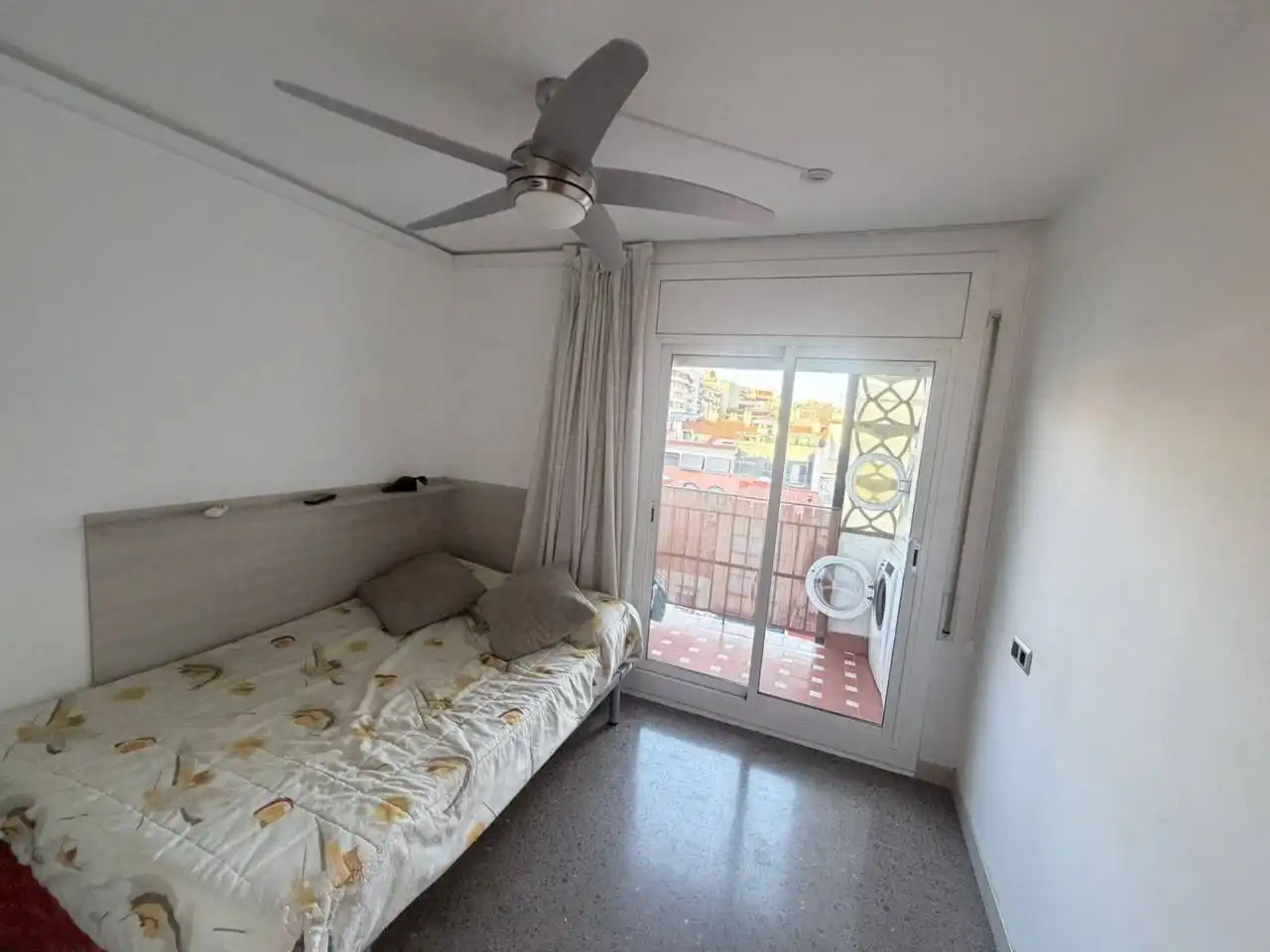 Habitación de Piso en venta en Terrassa con Aire acondicionado, Calefacción y Terraza