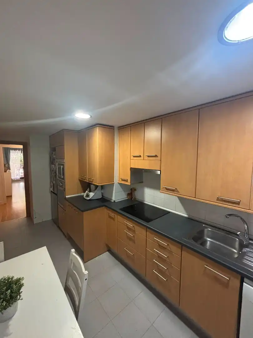 Cocina de Planta baja en venta en Las Rozas de Madrid con Calefacción, Trastero y Piscina comunitaria