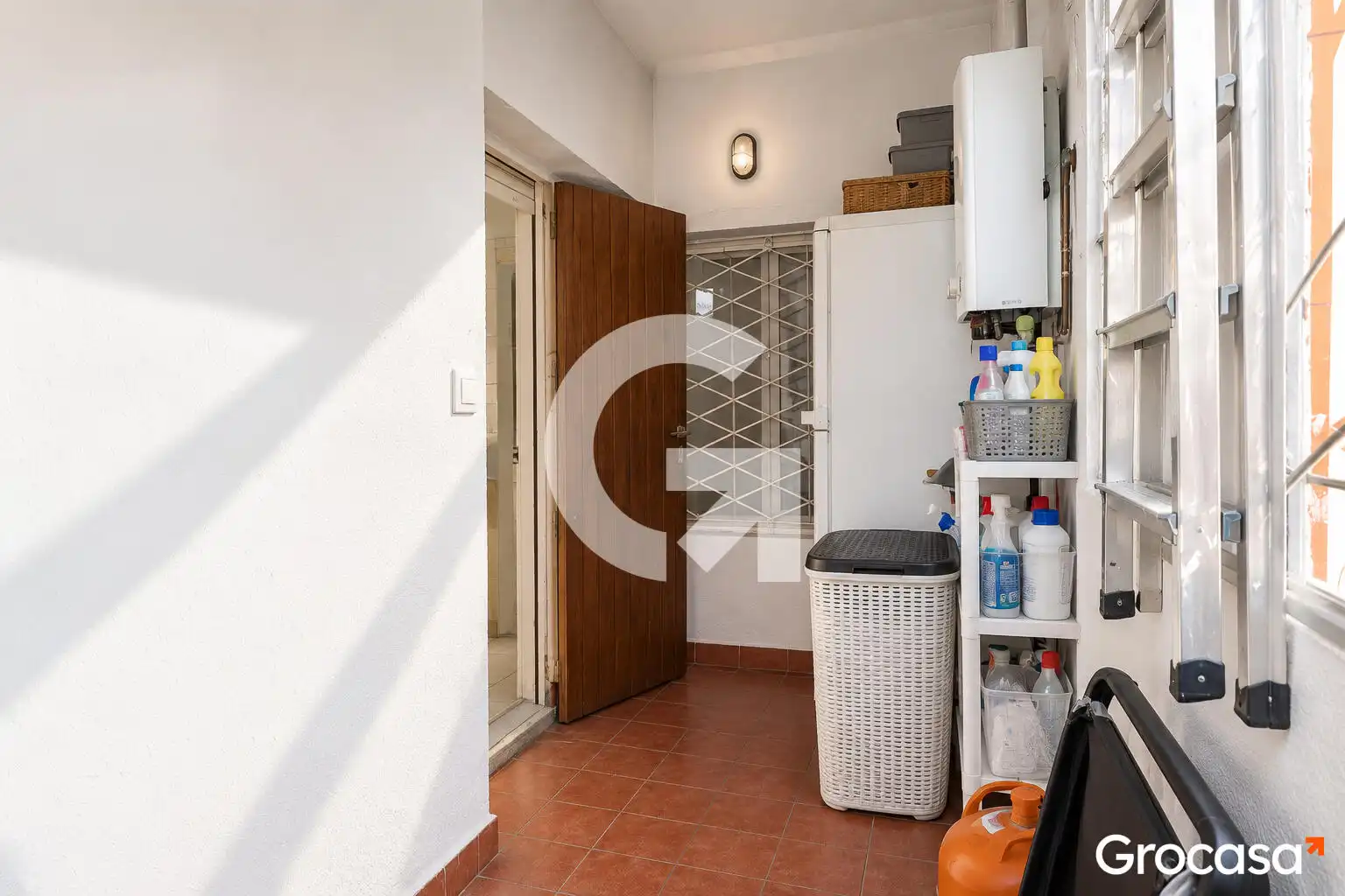 Piso en venta en Terrassa con Terraza, Amueblado y TV