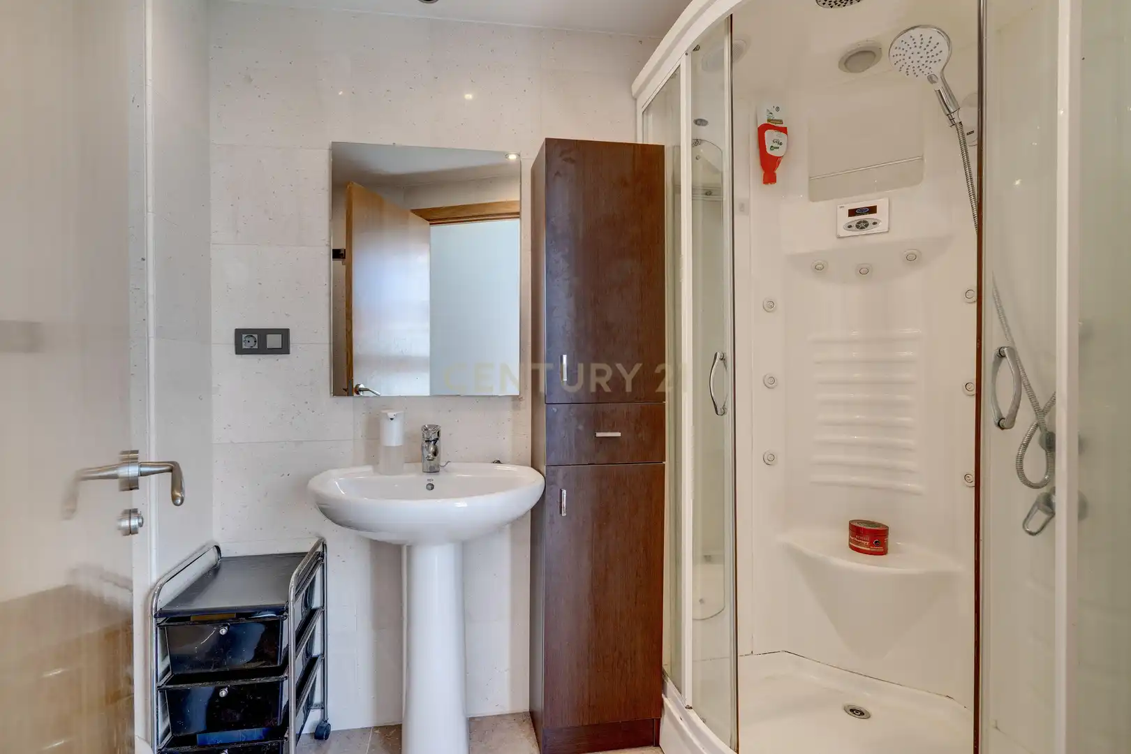 Baño de Dúplex en venta en Irun  con Trastero, Horno y Lavadora