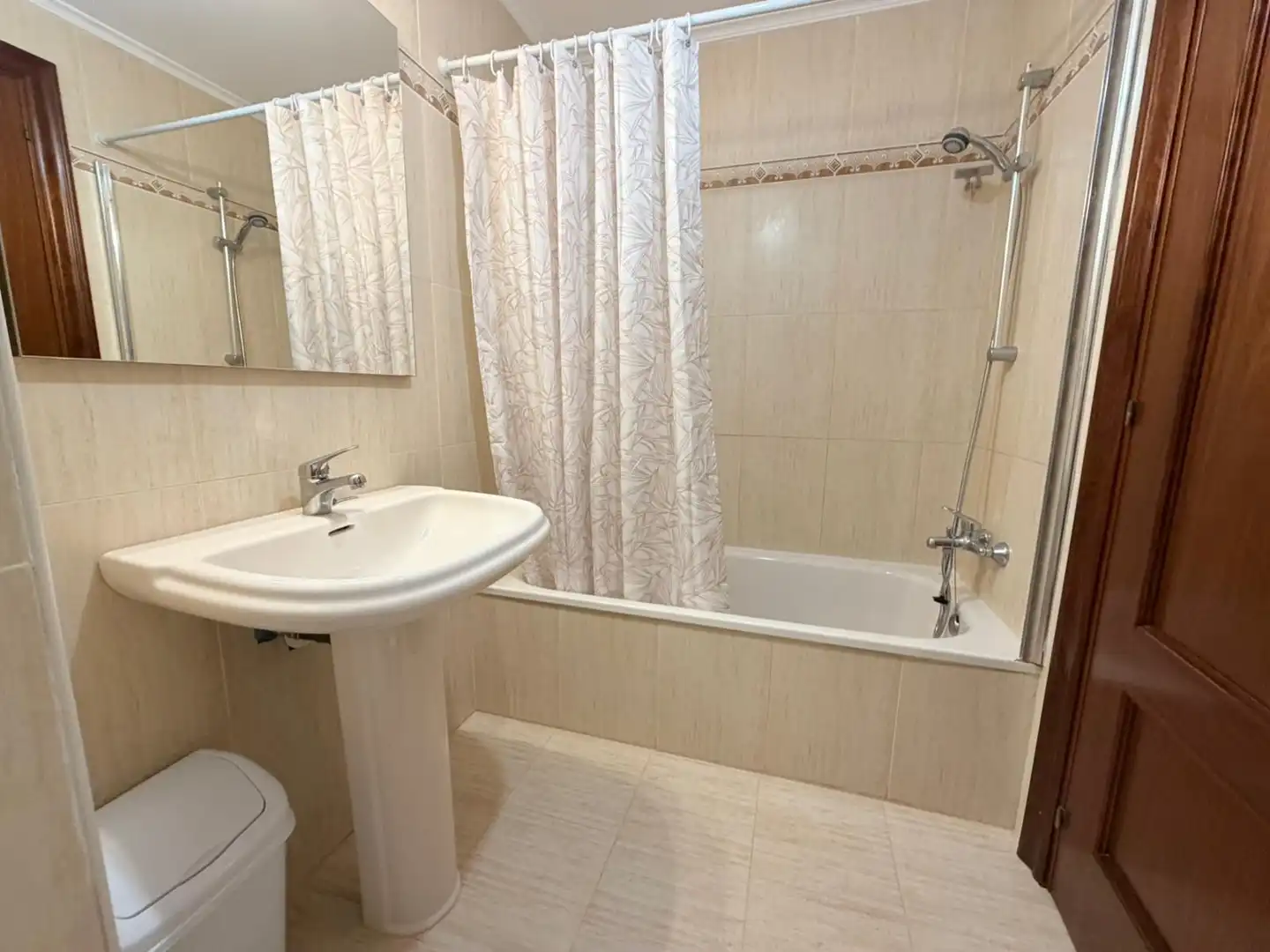 Bany de Apartament en venda en Lardero amb Calefacció, Terrassa i Traster