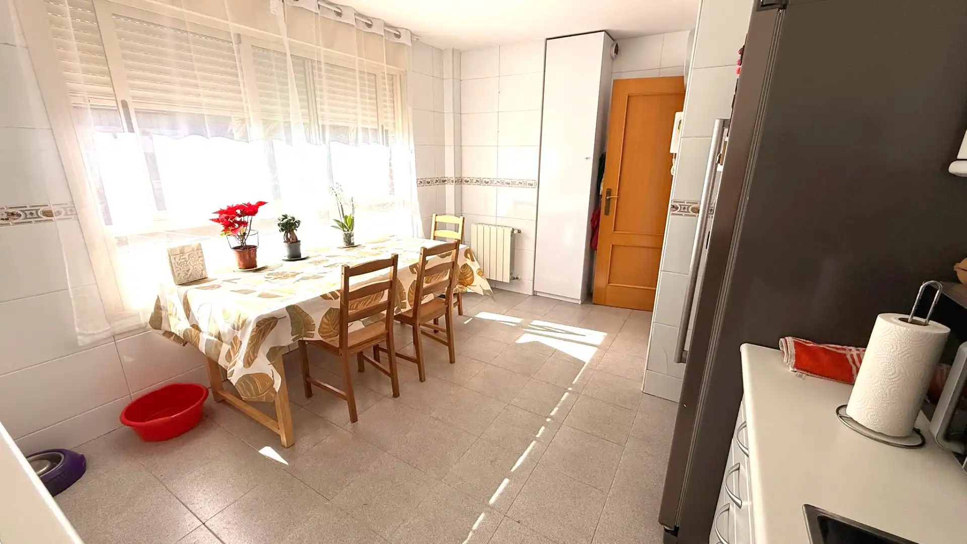 Cocina de Casa o chalet en venta en Madrid con Aire acondicionado, Calefacción y Jardín privado