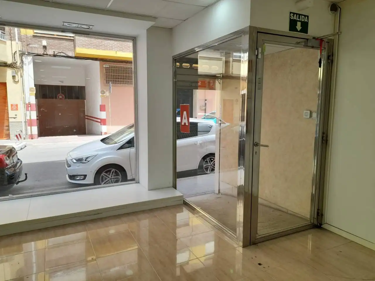 Local comercial en venda a Avenida C/ 9 D´OCTUBRE, imagen 5