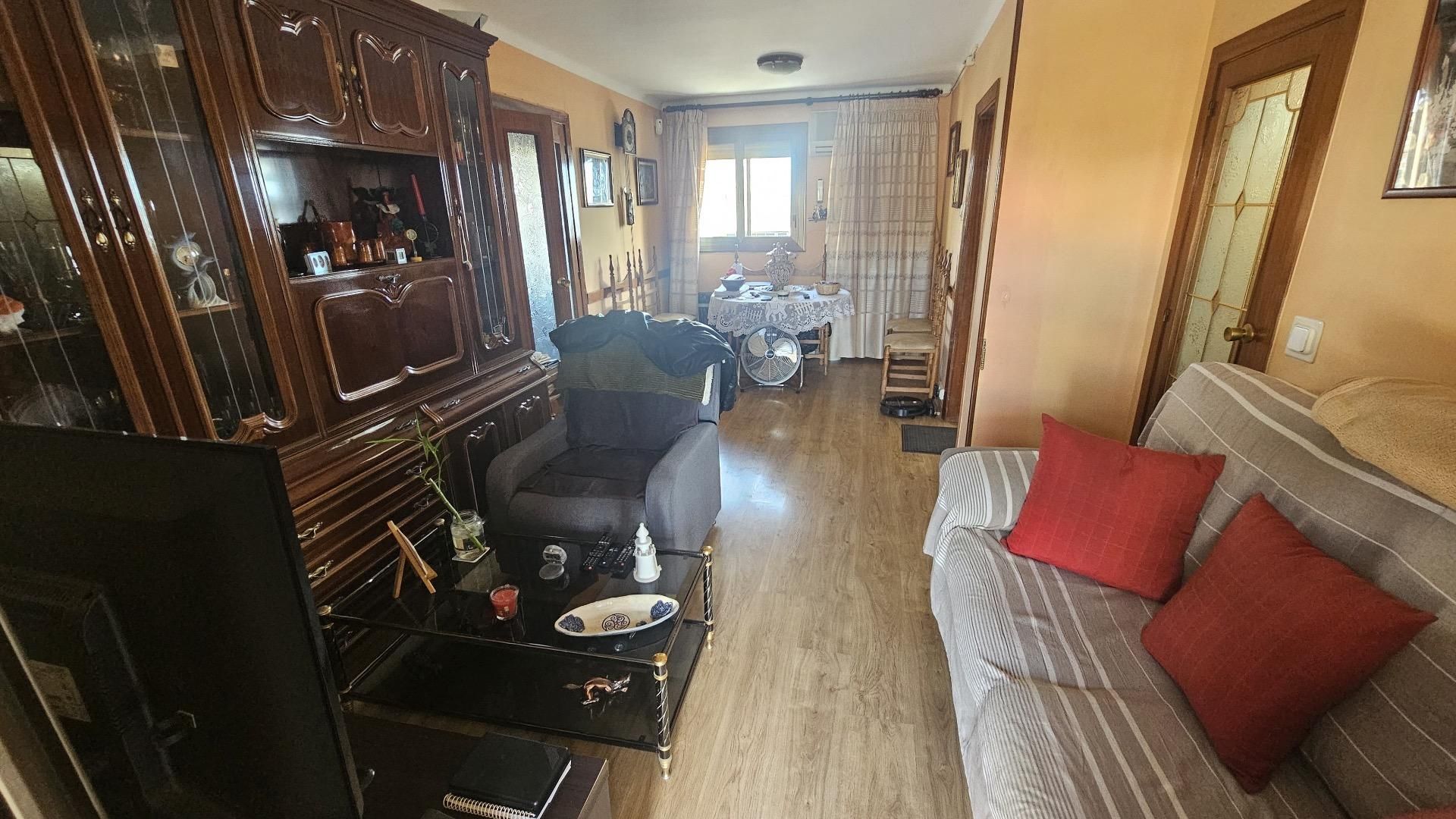 Living room of Flat for sale in  Barcelona Capital  with Private garden, Parquet flooring and Terrace