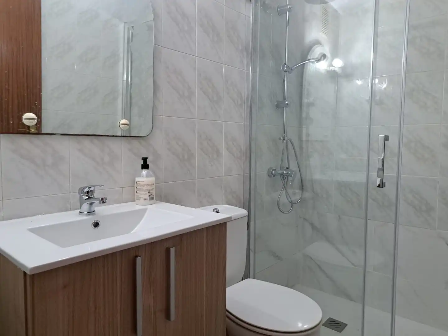 Badezimmer von Wohnung zur untervermieten in Cartagena mit Möbliert, Ofen und Waschmaschine
