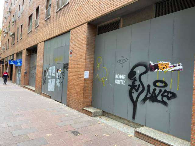 Local comercial en Alquiler en C/ Doctor Pi i Molist  en El Turó de la Peira