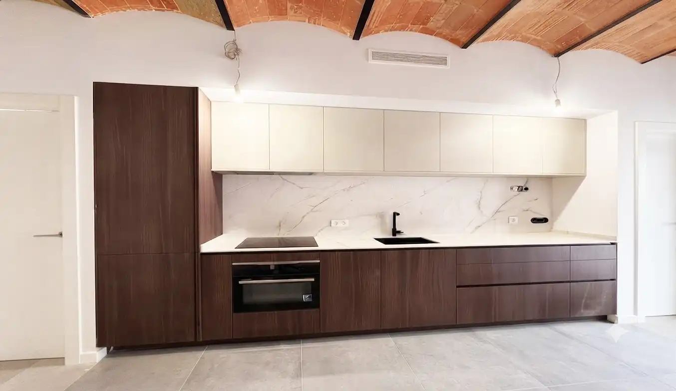 Piso con ascensor en venta en Carrer de Rosalia de Castro, imagen 2