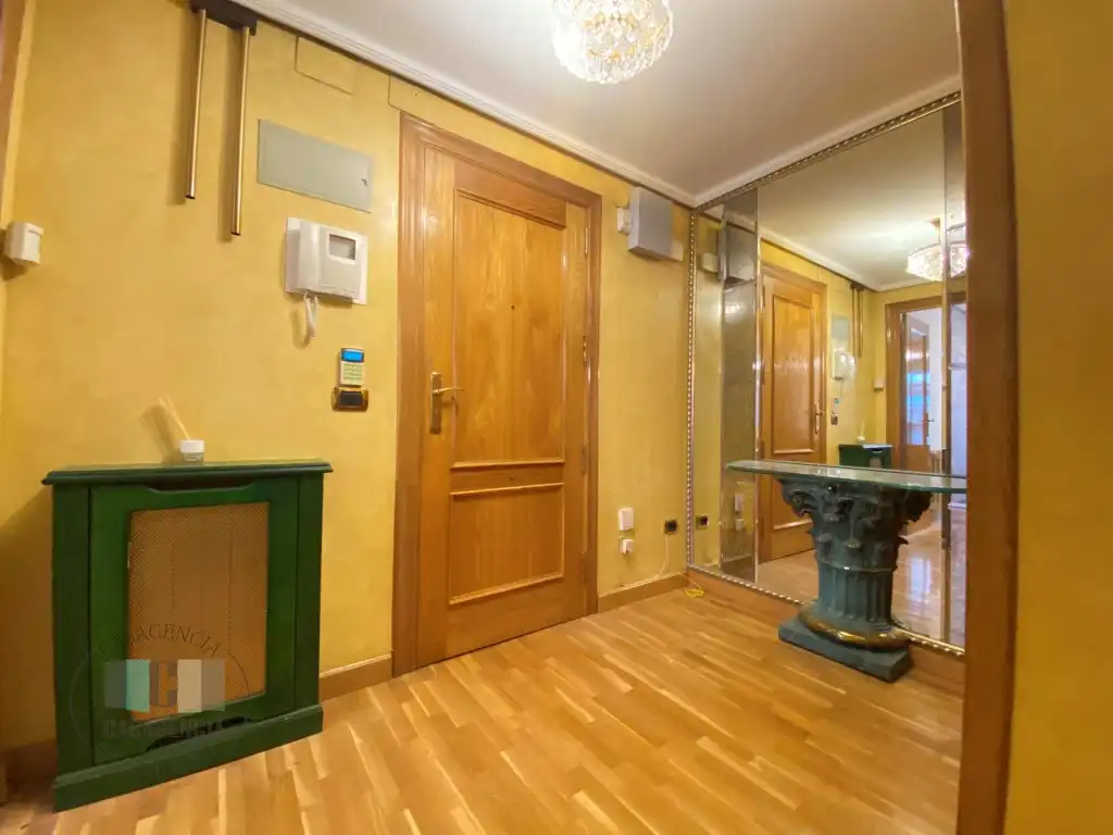 Duplexes for sale in Calle Poeta Verdaguer, Hospital - Plaza del Real