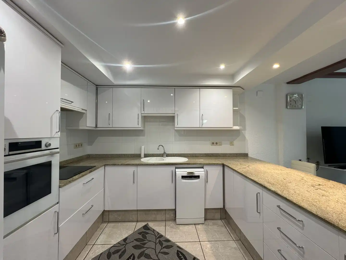 Kitchen of Houses for sale in Oliva  with Air Conditioner and Terrace