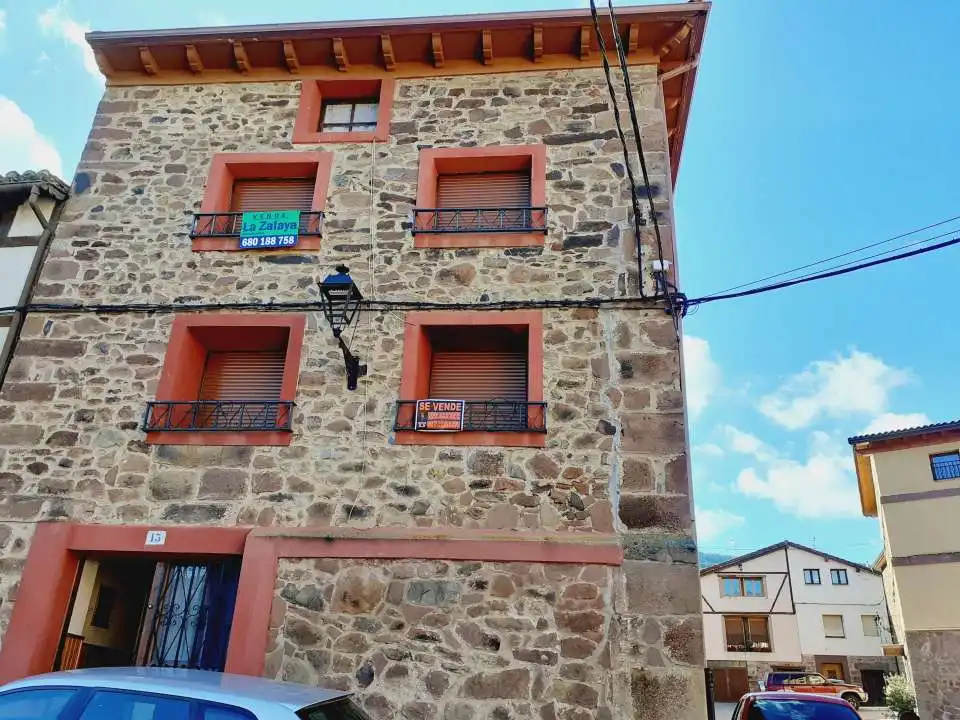 Vista exterior de Casa o xalet en venda en Valgañón amb Calefacció i Traster