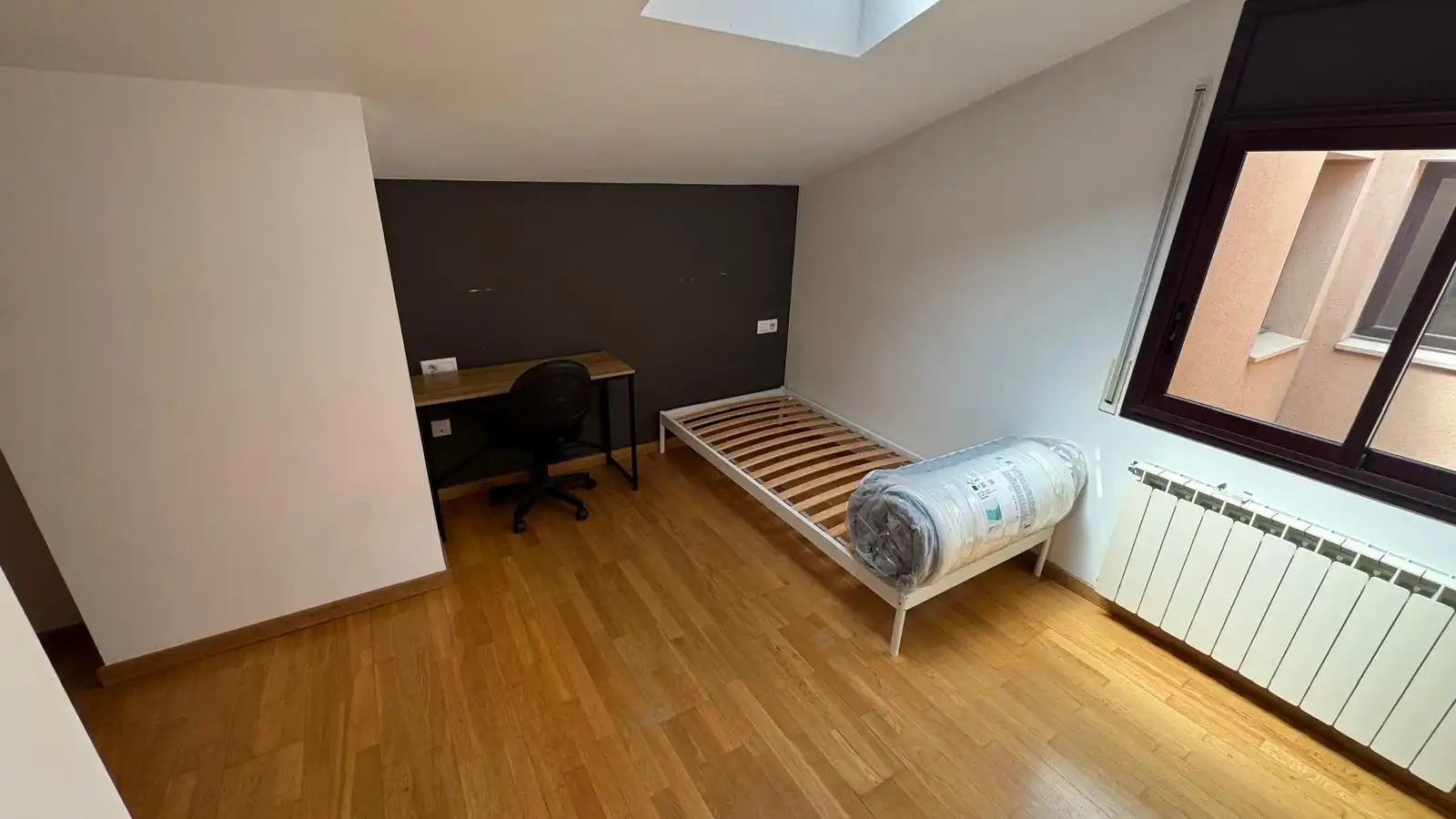 Dúplex de alquiler en Carrer Joaquim Botet i Sisó, 28, Montilivi