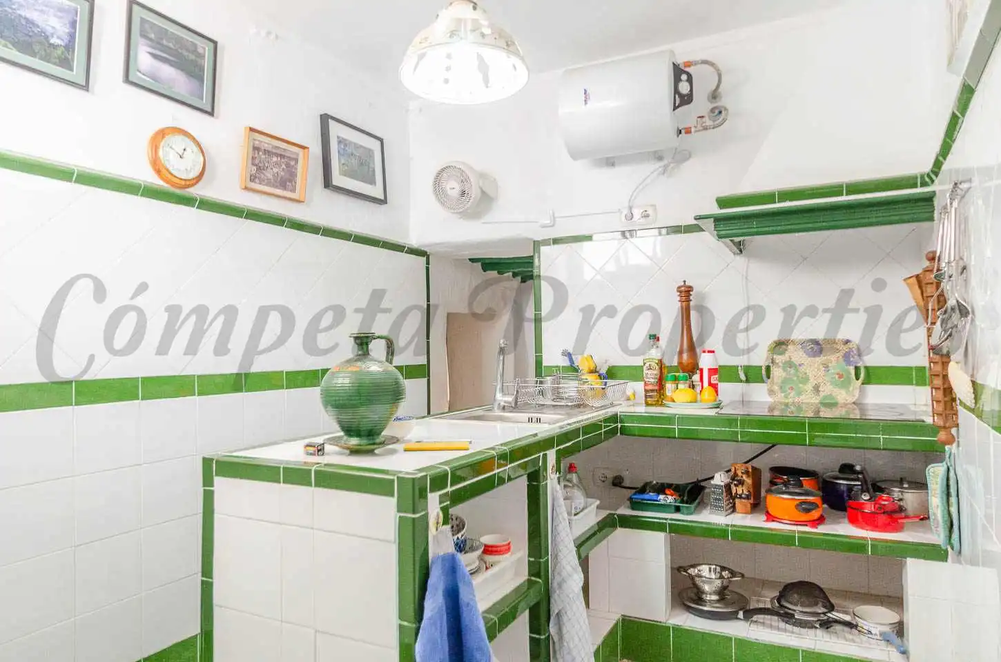 Cocina de Casa adosada en venta en Cómpeta con Terraza