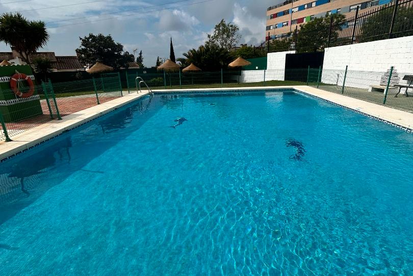 Foto 1 de Casa adosada en venda a Avenida Atabal, 11, Los Almendros - El Limonero - El Tomillar, Málaga