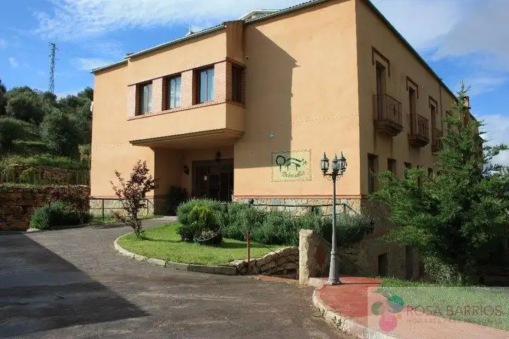 Vista exterior de Edifici en venda en Ronda amb Piscina comunitària