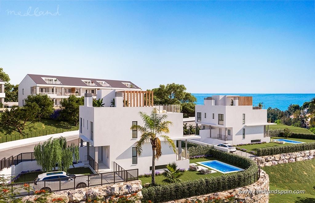 Vista exterior de Casa o xalet en venda en Benalmádena amb Aire condicionat, Jardí privat i Terrassa