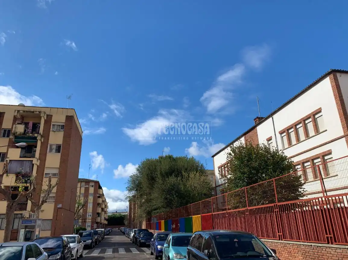 Vista exterior de Piso en venta en Talavera de la Reina con Terraza