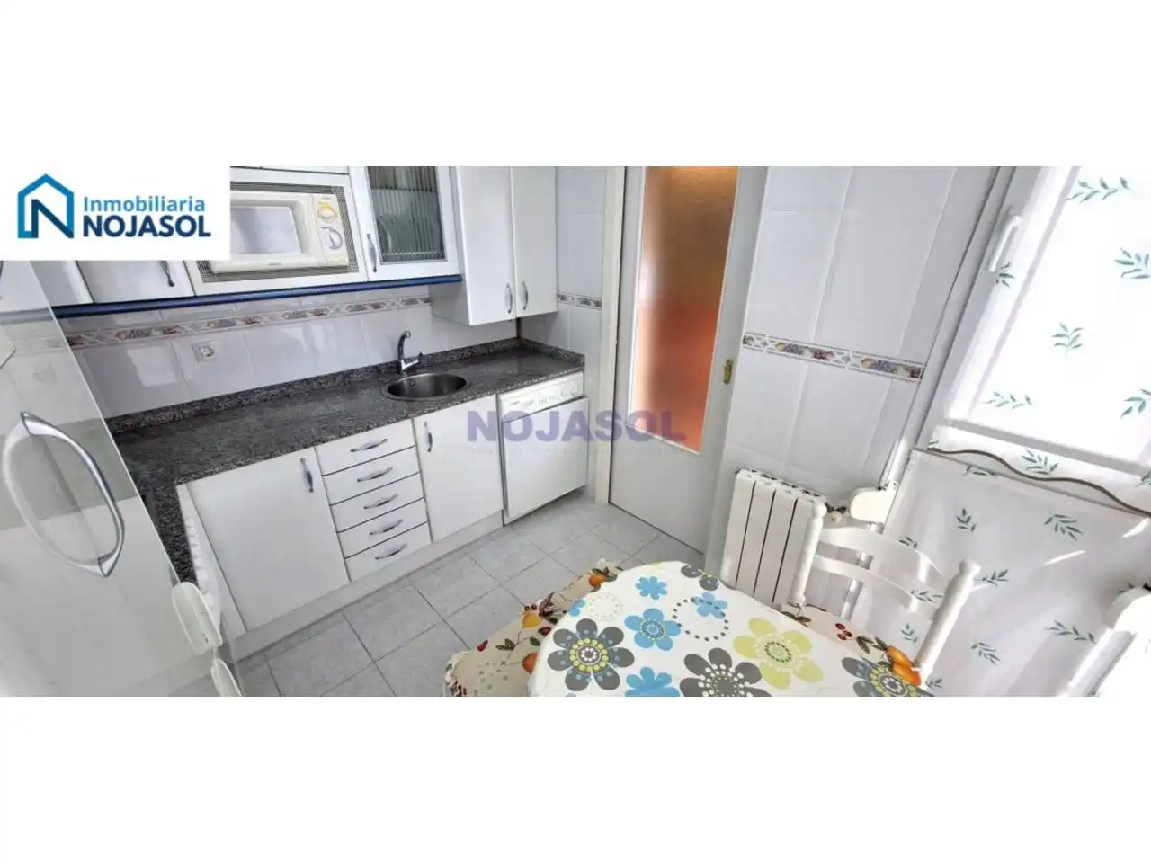 Cuina de Apartament en venda en Noja amb Calefacció, Terrassa i Traster