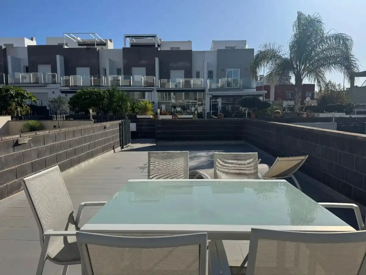 Terraza de Casa adosada en venta en Torrevieja con Aire acondicionado, Jardín privado y Amueblado