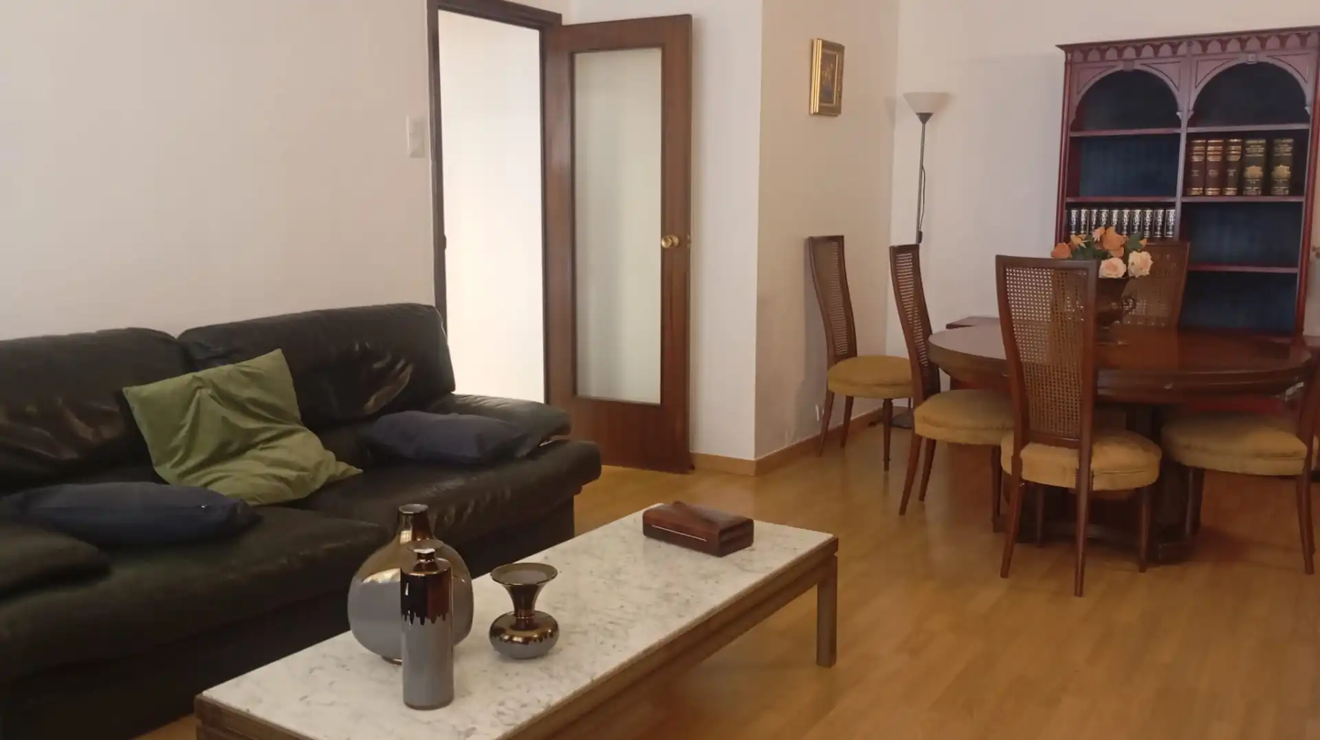 Living room of Flat for rent in Zaragoza  with Heating, Parquet flooring and Terrace
